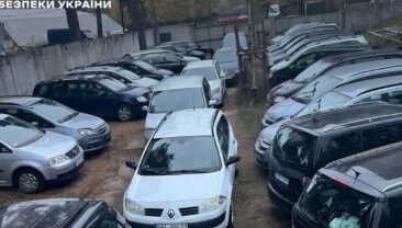 Машини для ЗСУ продавали цивільним: деталі справи батька та сина